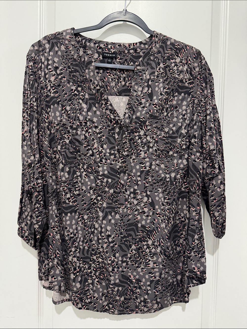 Torrid Harper Black, Gray & Pink Animal Inspired Print Top Torrid size 1